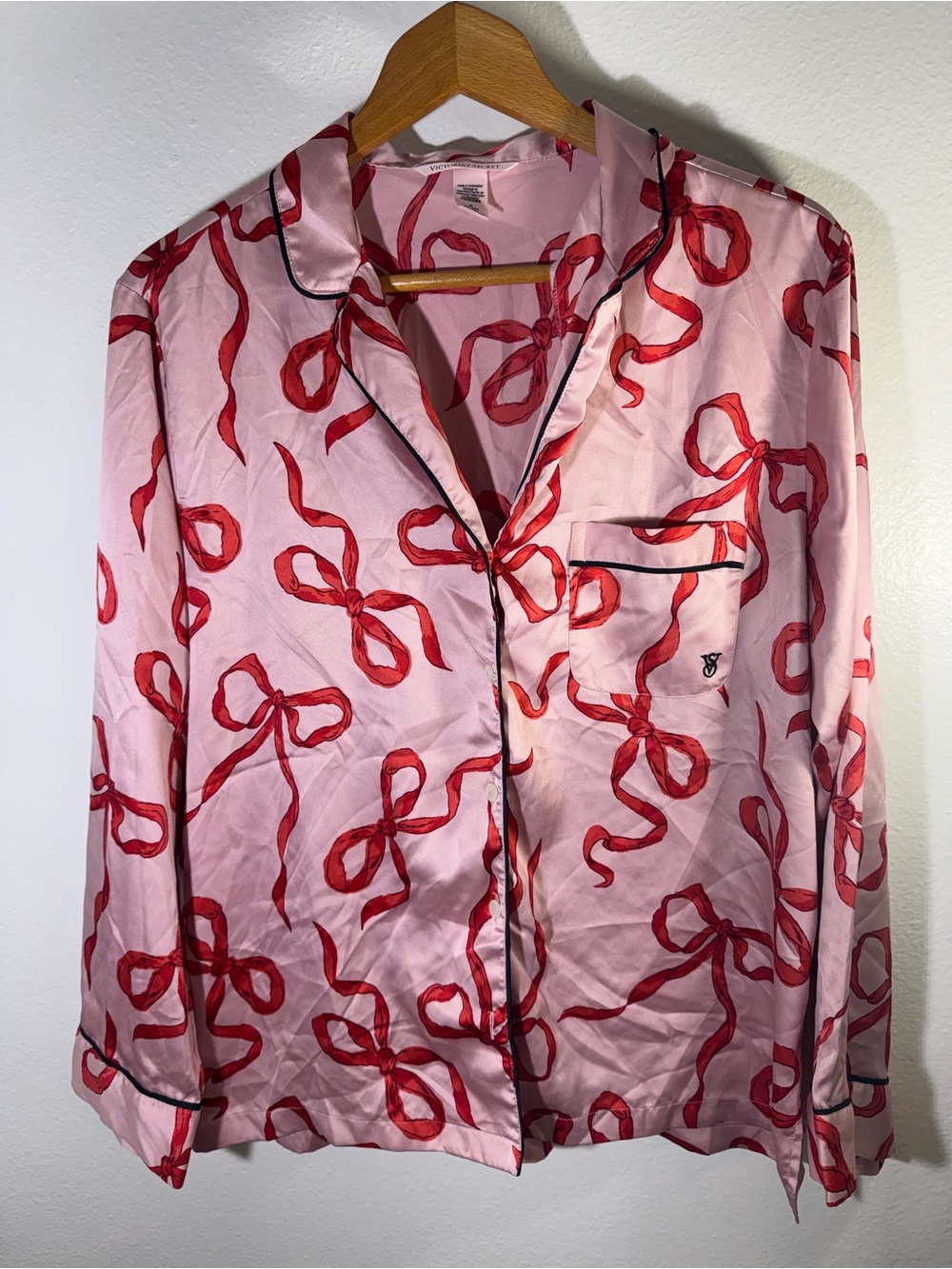 Women’s Victoria Secret Pink Shirt with Red Bow Print
